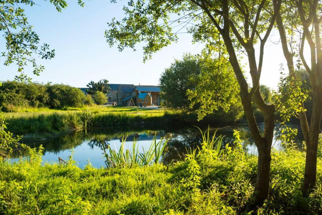 La Ferme Du Golf, Gite Atypique Et Artistique Lancieux Exteriér fotografie